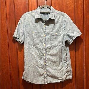 Vineyard Vines Men’s Chambray Shirt - Medium VGUC